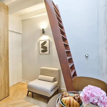 Elegant En Mezzanine - Parc Monceau Appartement Parijs